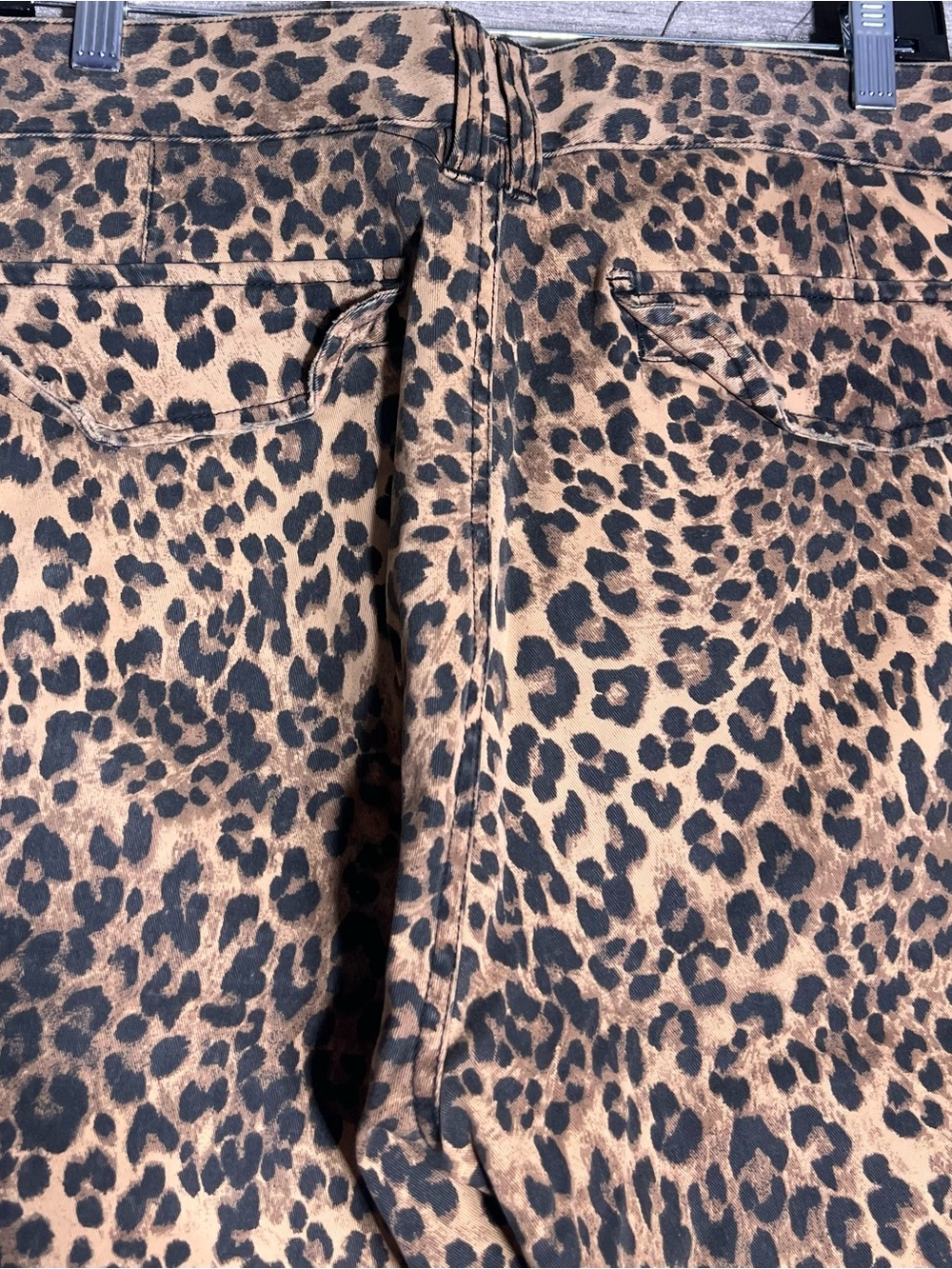 VTG GUESS Leopard Print Canvas Cargo Shorts Size 38 - Picture 7 of 10